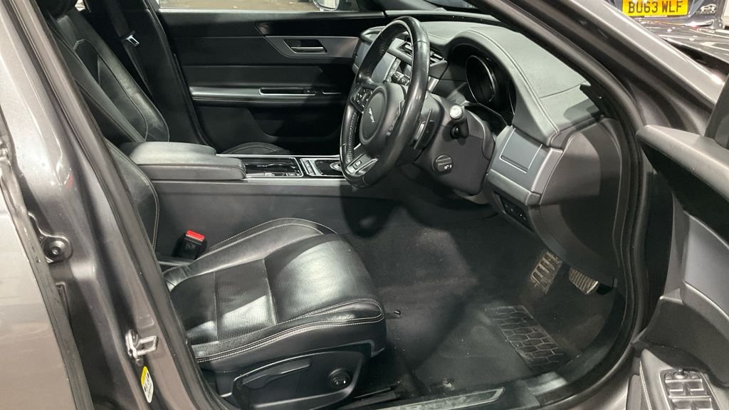 Used Jaguar XF 2016 for sale - 77315980: Photo 21