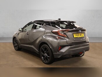 Used Toyota C-HR 2018 for sale - 77315960: Photo