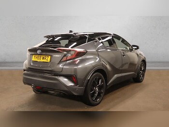 Used Toyota C-HR 2018 for sale - 77315960: Photo
