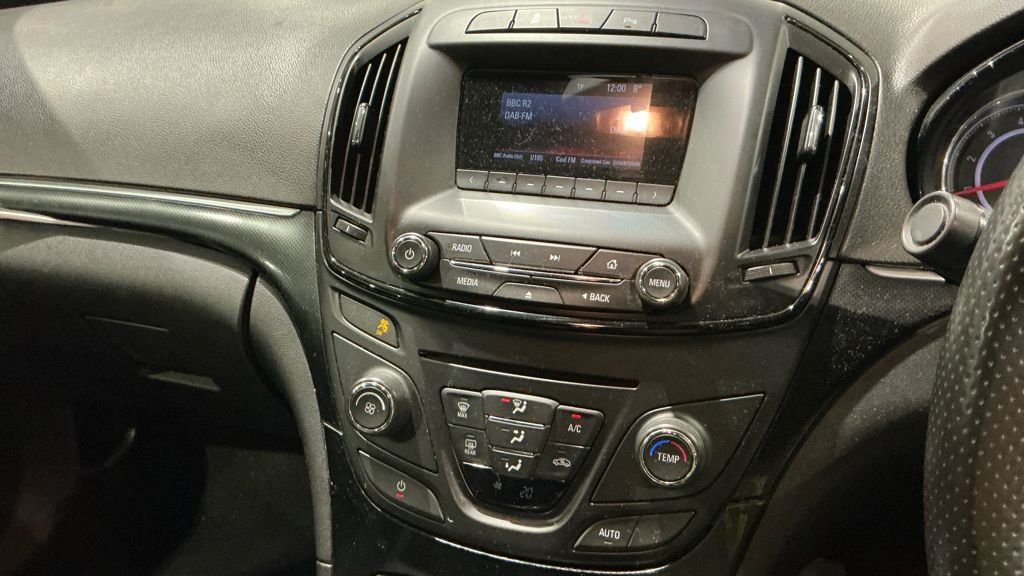 Used Vauxhall Insignia 2015 for sale - 77315991: Photo 23