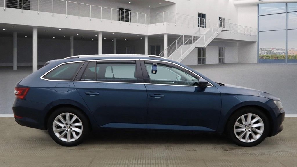 Used Skoda Superb 2019 for sale - 76635517: Photo 10