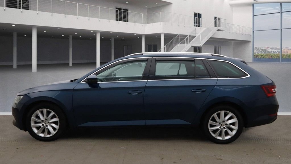 Used Skoda Superb 2019 for sale - 76635517: Photo 11
