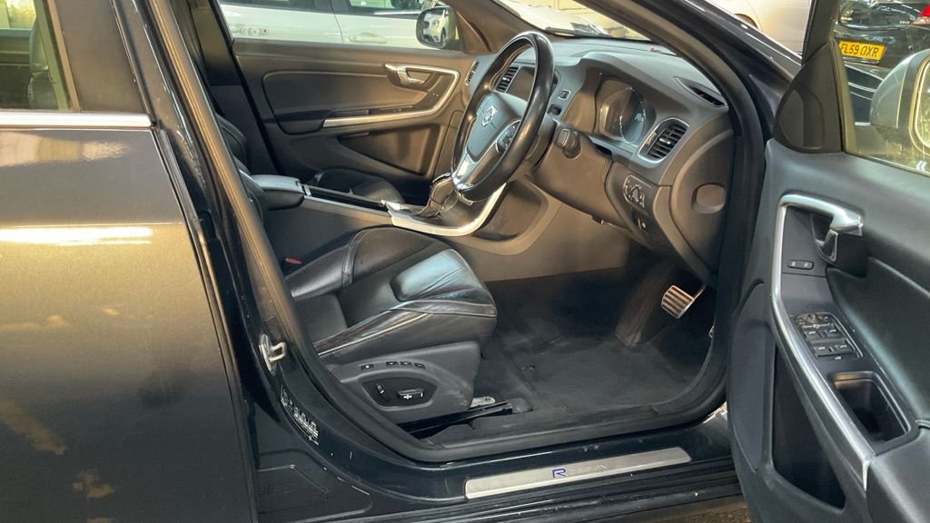 Used Volvo S60 2014 for sale - 76162896: Photo 7