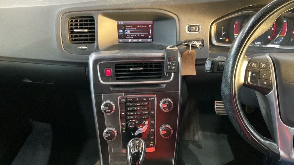 Used Volvo S60 2014 for sale - 76162896: Photo 9