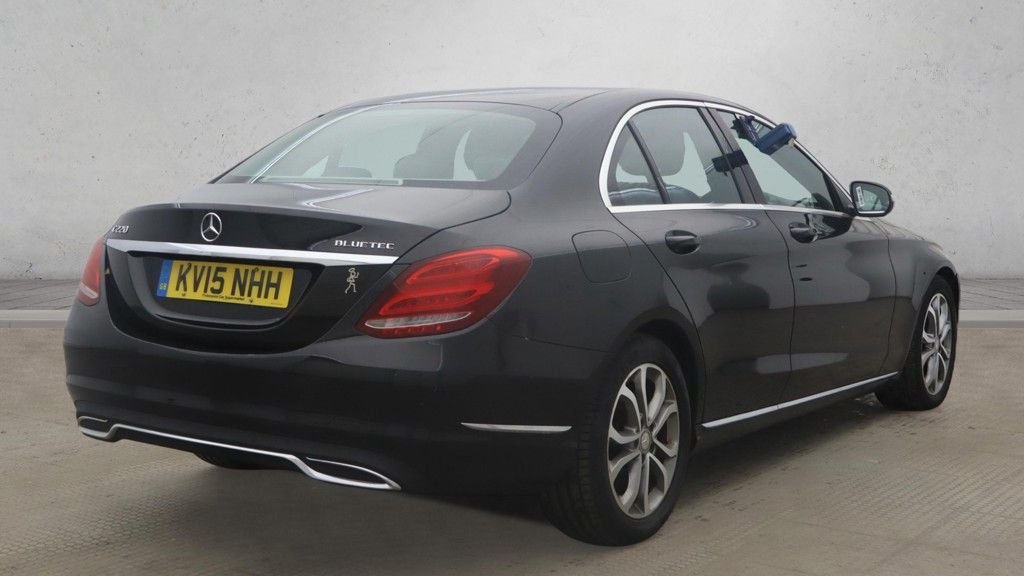 Used Mercedes-Benz C Class 2015 for sale - 77457547: Photo 4