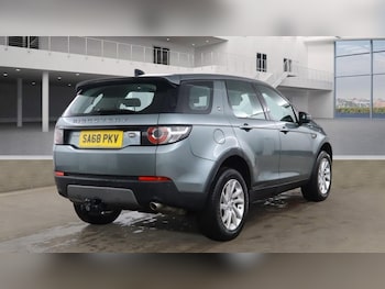 Used Land Rover Discovery Sport 2018 for sale - 77452199: Photo
