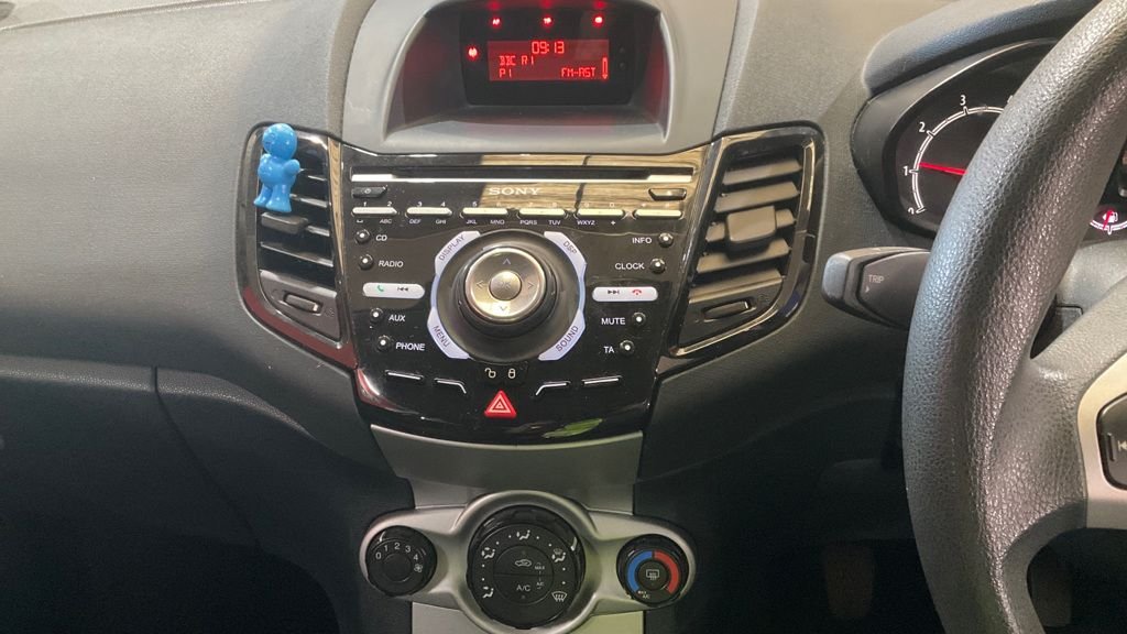 Used Ford Fiesta 2012 for sale - 76496087: Photo 13