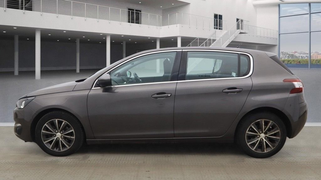 Used Peugeot 308 2016 for sale - 77614271: Photo 18