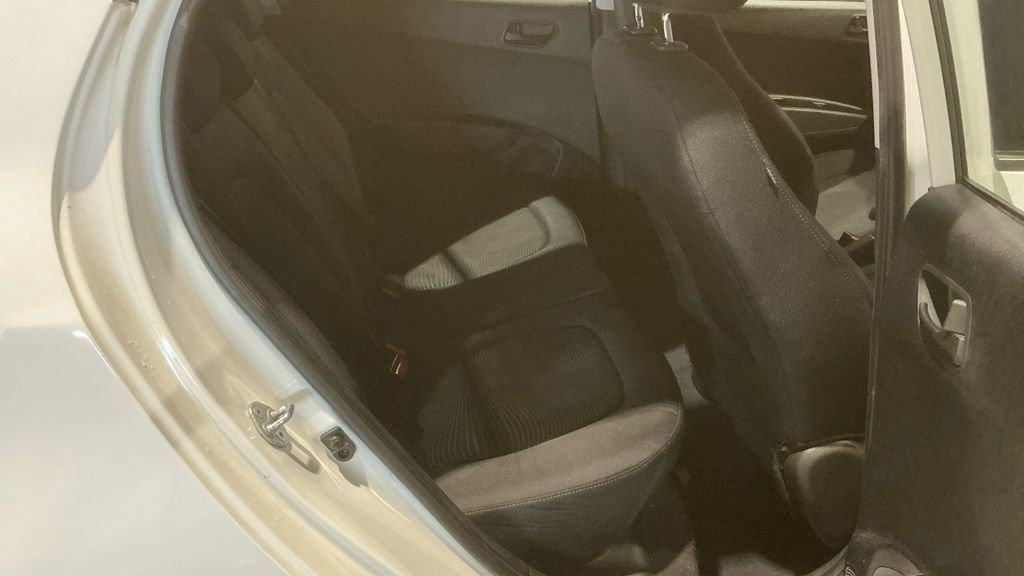 Used Hyundai i10 2017 for sale - 77557854: Photo 20