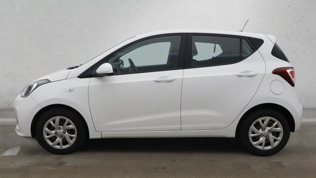 Used Hyundai i10 2017 for sale - 77557854: Photo 6
