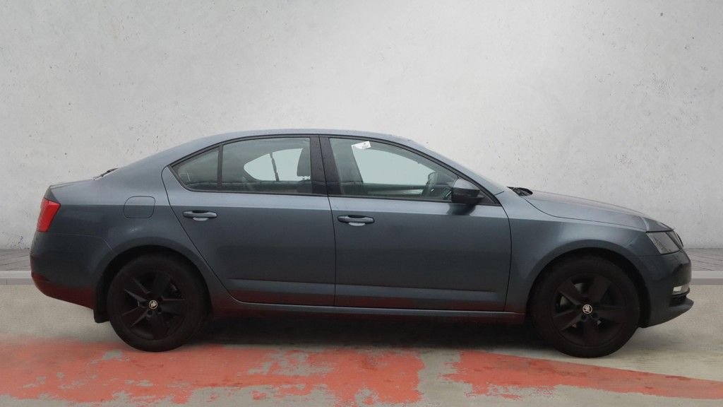 Used Skoda Octavia 2018 for sale - 76610294: Photo 5