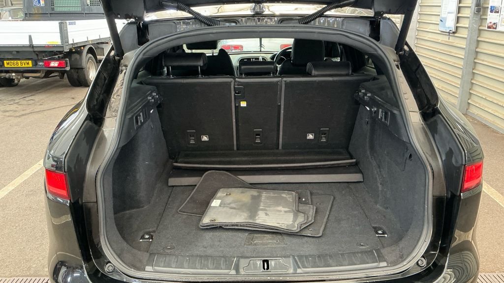 Used Jaguar F-Pace 2018 for sale - 77936295: Photo 19