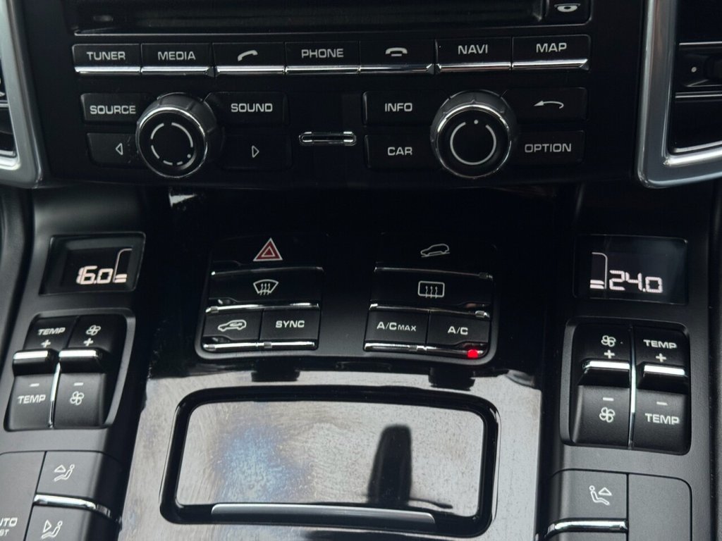 Used Porsche Cayenne 2014 for sale - 75950693: Photo 22