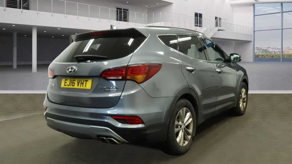 Used Hyundai Santa Fe 2016 for sale - 77293250: Photo 10