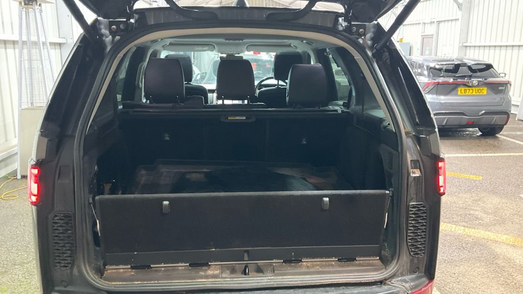 Used Land Rover Discovery 2017 for sale - 76927566: Photo 17