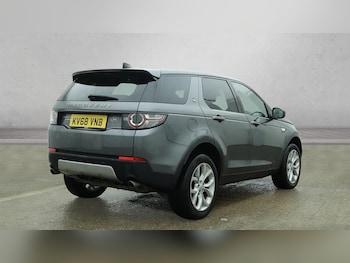 Used Land Rover Discovery Sport 2018 for sale - 77557596: Photo