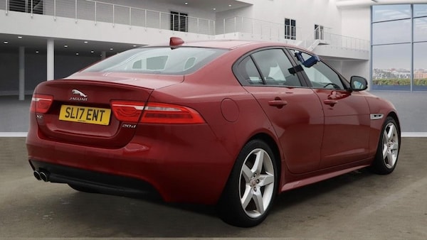 Used Jaguar XE 2017 for sale - 76210702: Photo 4