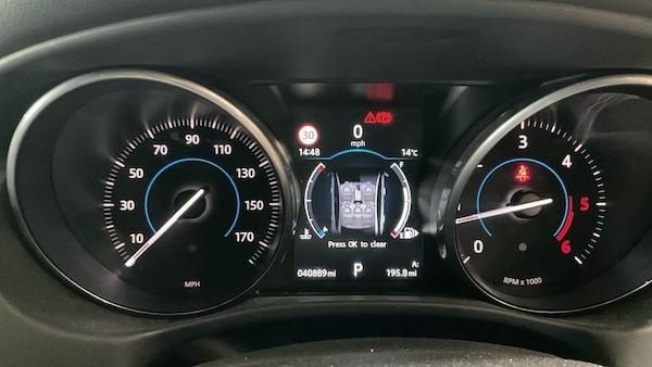 Used Jaguar XE 2017 for sale - 76210702: Photo 9