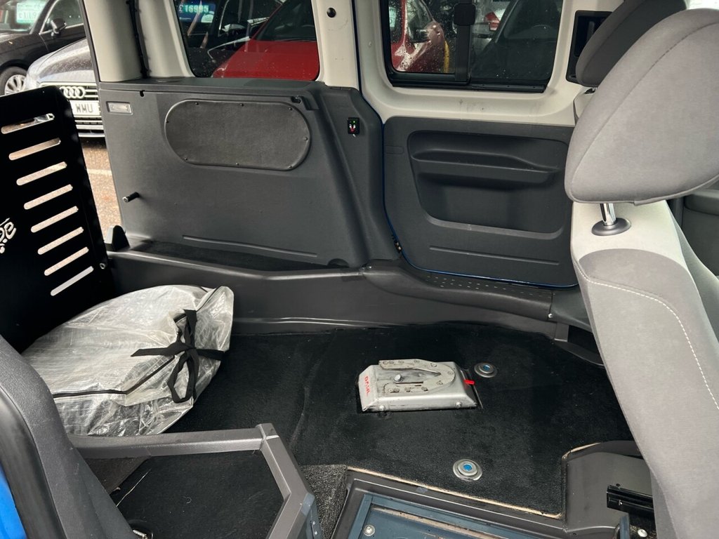 Used Volkswagen Caddy Life 2011 for sale - 76496035: Photo 13