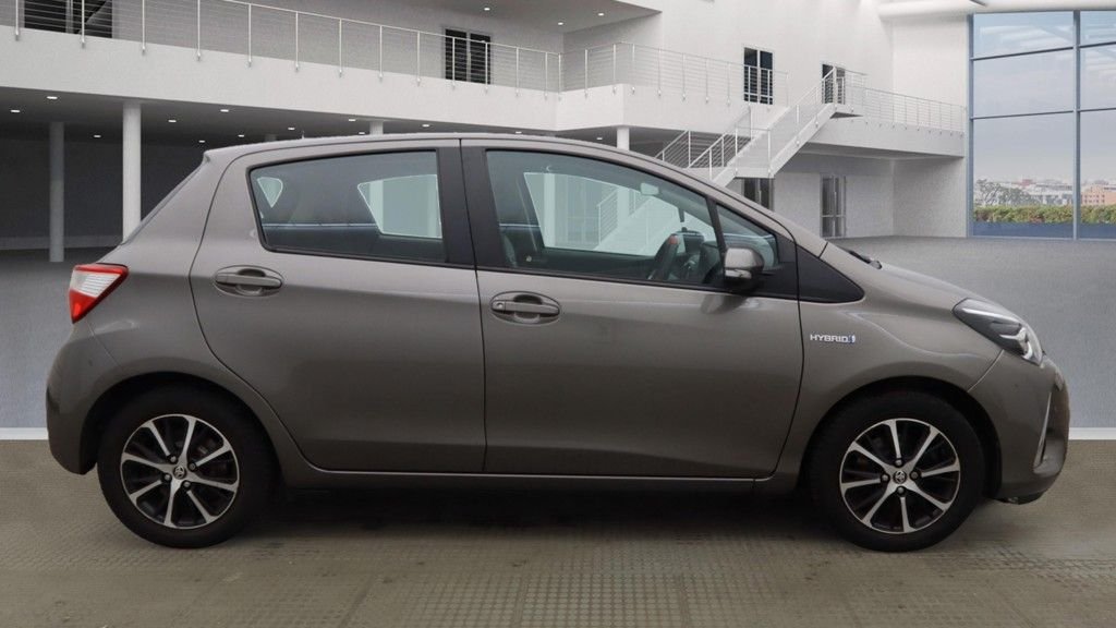 Used Toyota Yaris 2018 for sale - 76698875: Photo 5