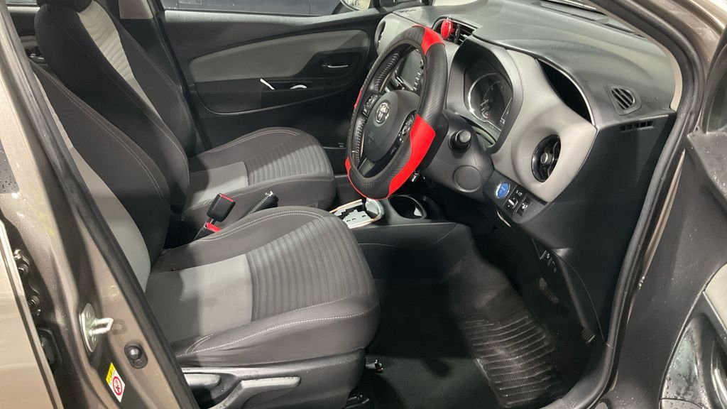 Used Toyota Yaris 2018 for sale - 76698875: Photo 9