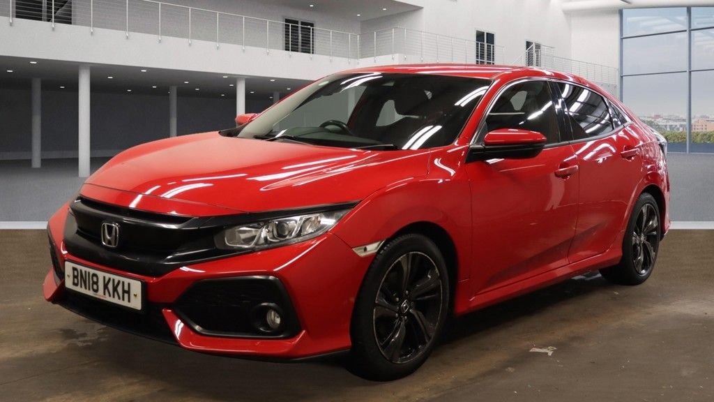 Used Honda Civic 2018 for sale - 76185718: Photo 2