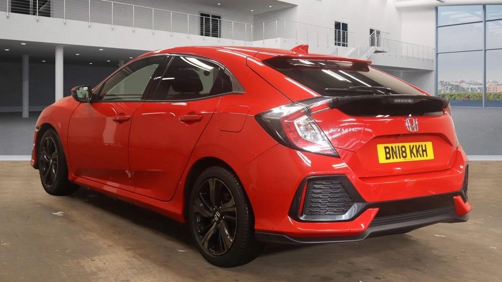 Used Honda Civic 2018 for sale - 76185718: Photo 3