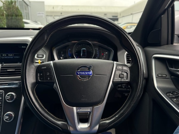 Used Volvo XC60 2015 for sale - 74529392: Photo 11
