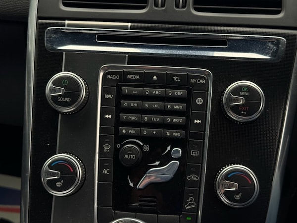 Used Volvo XC60 2015 for sale - 74529392: Photo 15