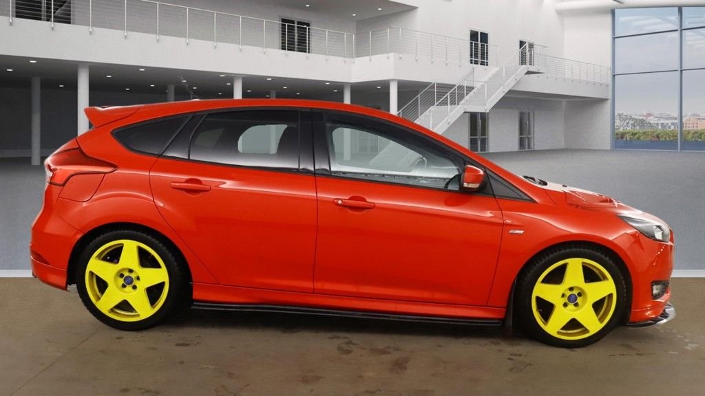 Used Ford Focus 2017 for sale - 76973640: Photo 6