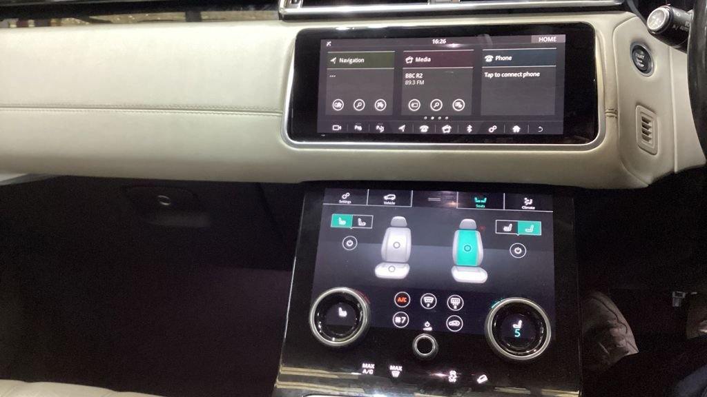 Used Land Rover Range Rover Velar 2017 for sale - 76389804: Photo 16