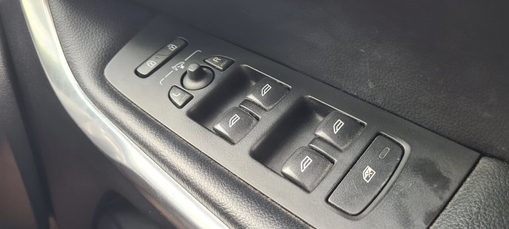 Used Volvo V40 2013 for sale - 76496060: Photo 24