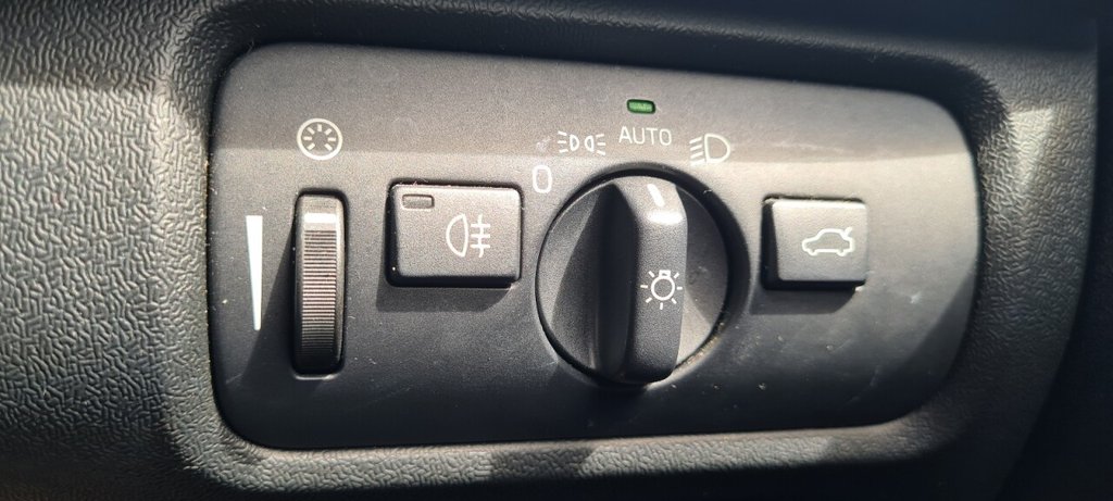 Used Volvo V40 2013 for sale - 76496060: Photo 26