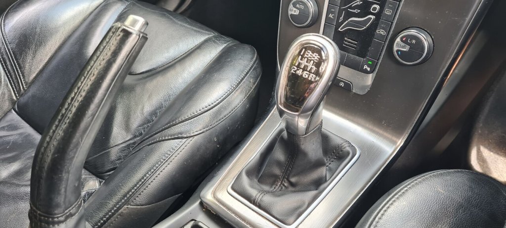 Used Volvo V40 2013 for sale - 76496060: Photo 28