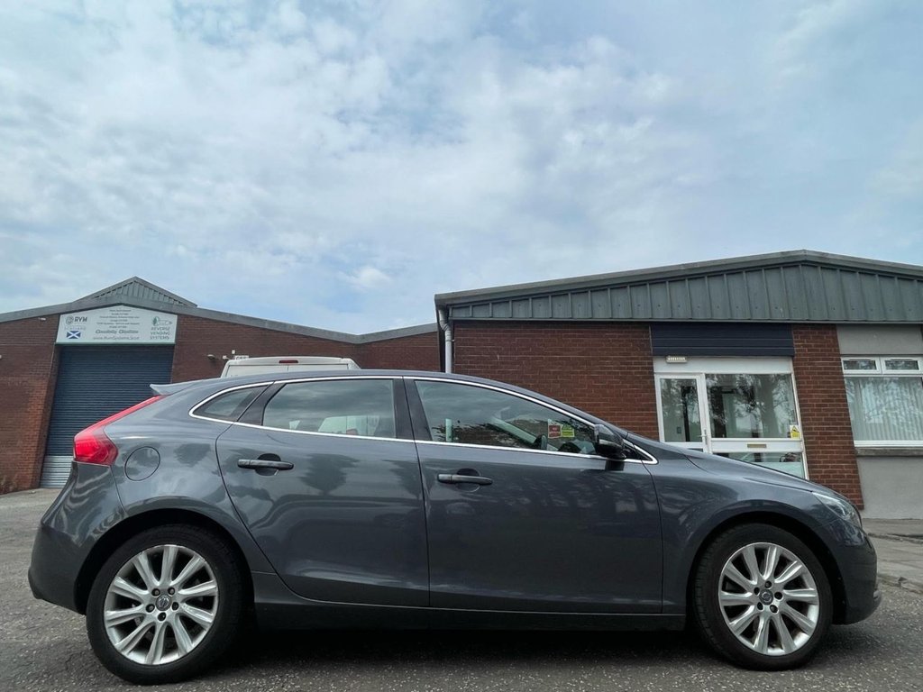 Used Volvo V40 2013 for sale - 76496060: Photo 8