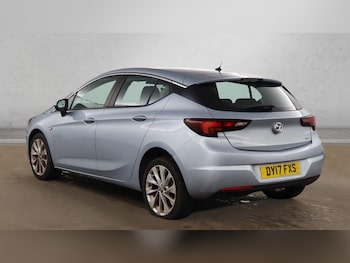 Used Vauxhall Astra 2017 for sale - 77983010: Photo