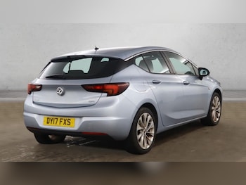 Used Vauxhall Astra 2017 for sale - 77983010: Photo