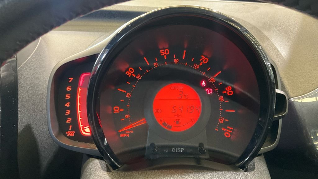 Used Toyota AYGO 2015 for sale - 77879939: Photo 10