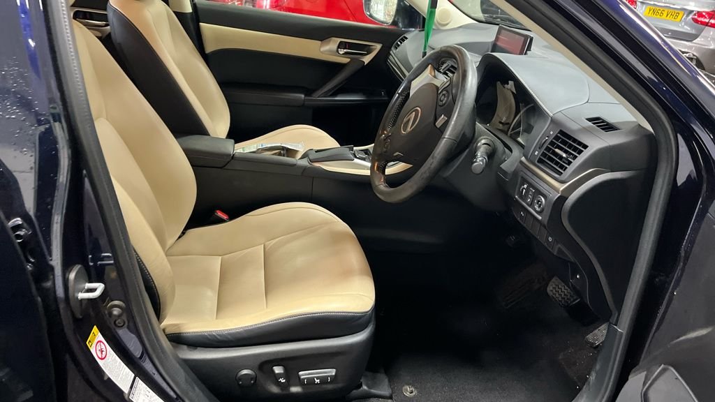 Used Lexus CT 2017 for sale - 78215815: Photo 9