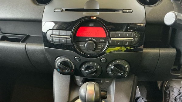 Used Mazda Mazda2 2012 for sale - 76313080: Photo 11