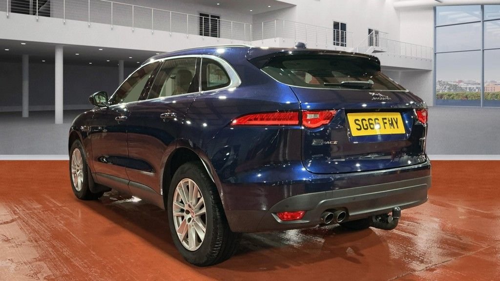 Used Jaguar F-Pace 2016 for sale - 76962711: Photo 9