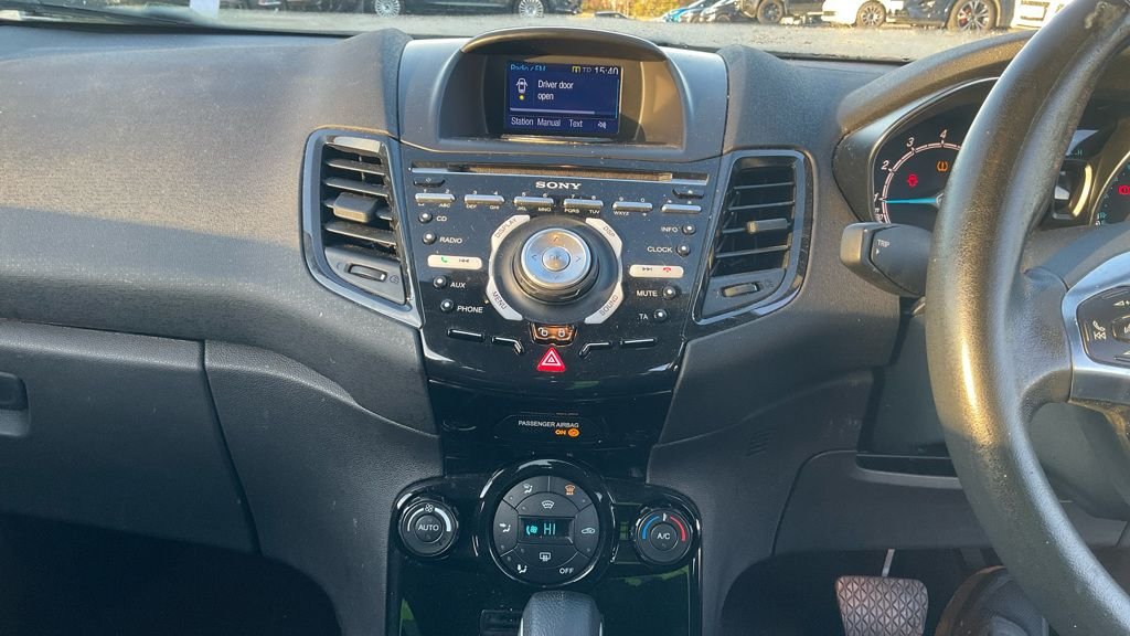 Used Ford Fiesta 2015 for sale - 76698506: Photo 11