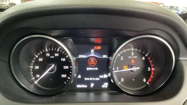 Used Land Rover Discovery Sport 2017 for sale - 76086390: Photo 10
