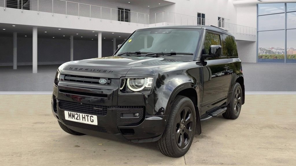Used Land Rover Defender 2021 for sale - 76454565: Photo 2