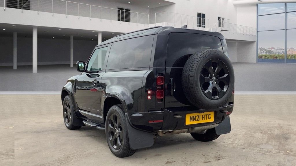 Used Land Rover Defender 2021 for sale - 76454565: Photo 3