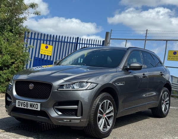 Used Jaguar F-Pace 2018 for sale - 74974139: Photo 2