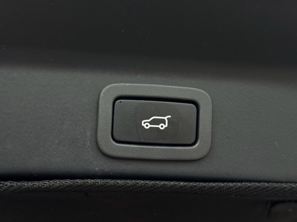 Used Jaguar F-Pace 2018 for sale - 74974139: Photo 9