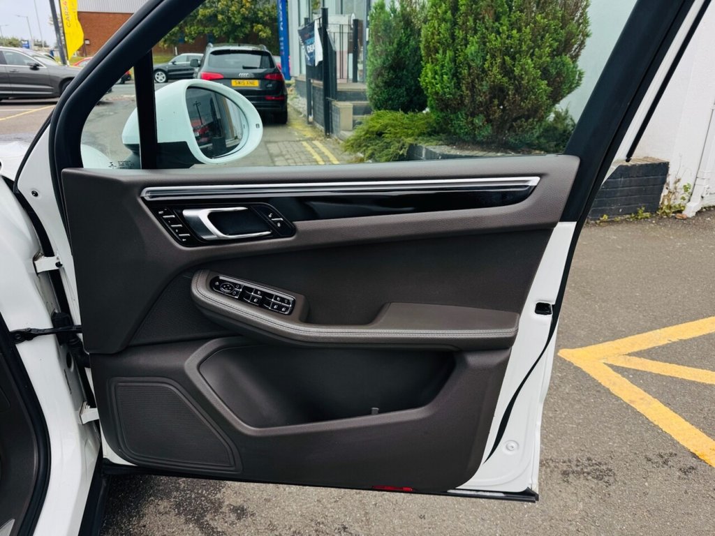 Used Porsche Macan 2016 for sale - 75947580: Photo 12