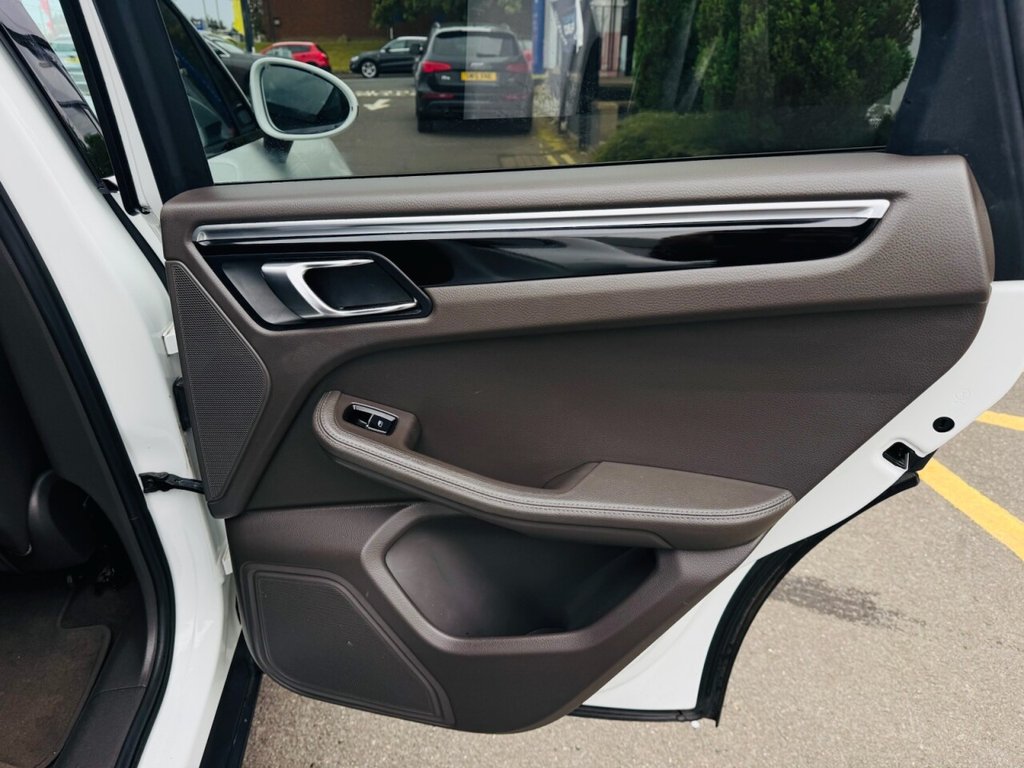 Used Porsche Macan 2016 for sale - 75947580: Photo 15