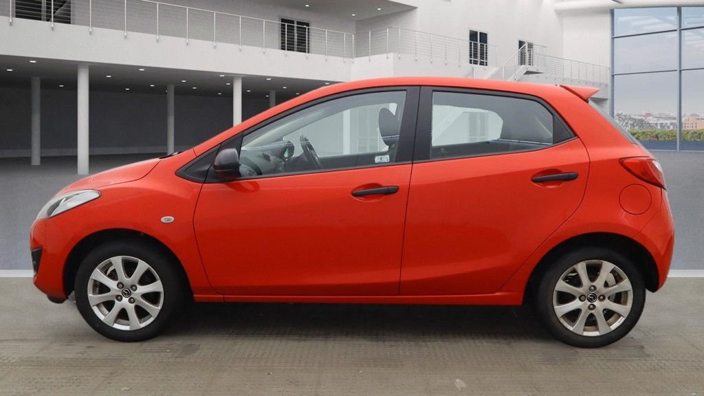 Used Mazda Mazda2 2014 for sale - 77133432: Photo 7